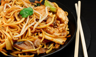 Chow mein, i noodles cinesi preferiti da Sinclair Lewis 