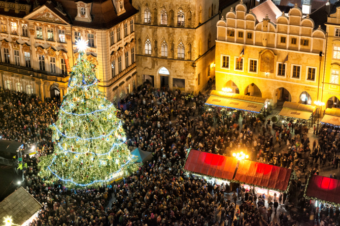 Alberi Di Natale Strani.I 10 Alberi Di Natale Piu Belli Del Mondo