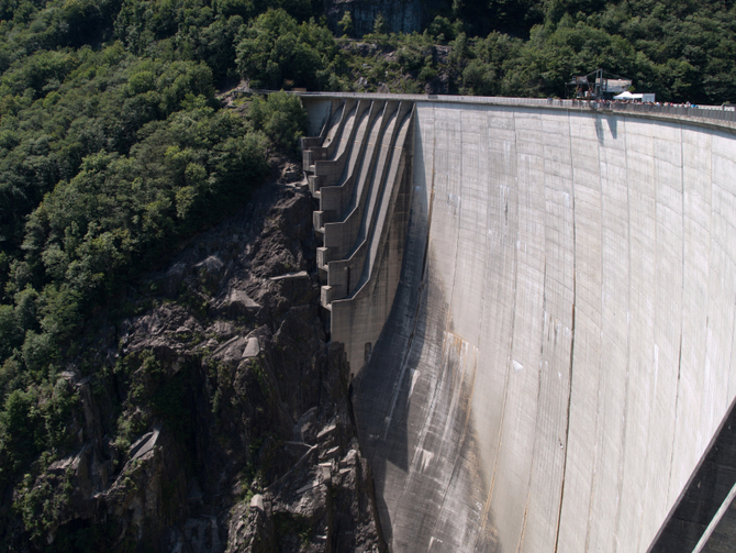 Diga di Verzasca, Svizzera – GoldenEye (1995)