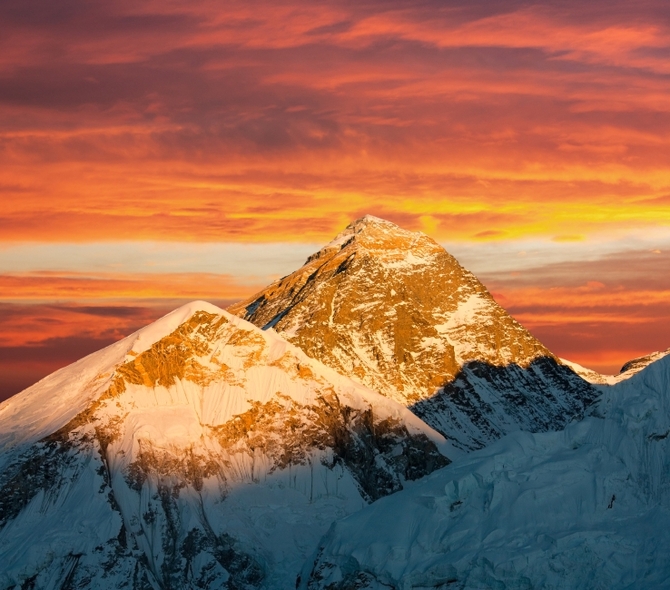 L'Everest al tramonto