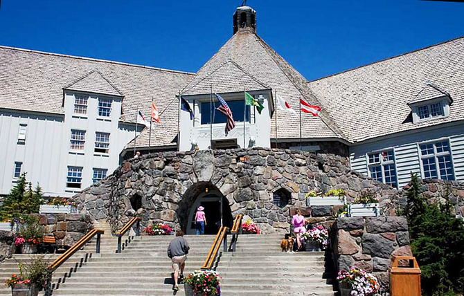 Timberline Lodge - Shining