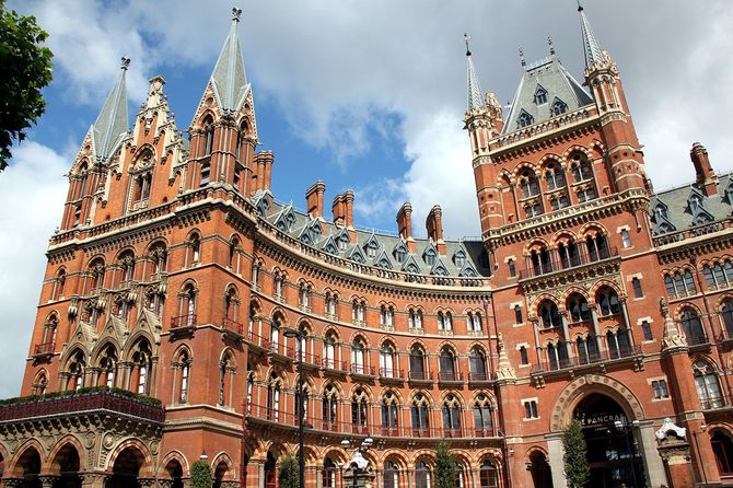 St. Pancras Renaissance London Hotel - Batman Begins