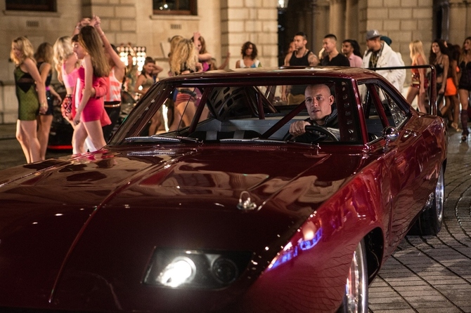 Inseguimento a Piccadilly Circus: Fast and Furious 6 (2013)