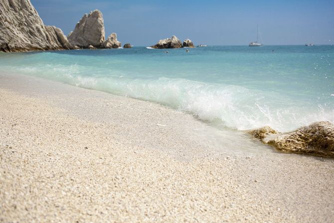 Spiaggia dei Sassi Neri