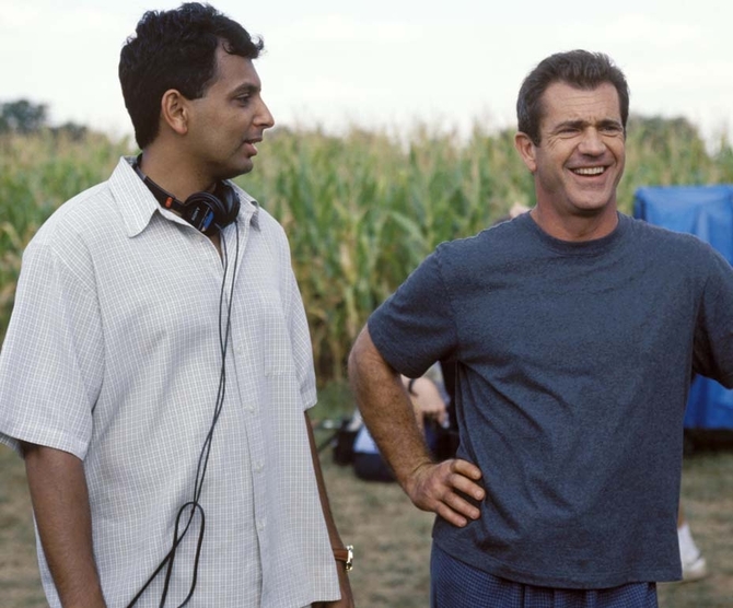 Shyamalan e Mel Gibson sul set di Signs