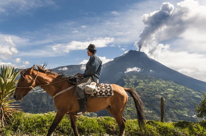 Avenue of the volcanoes in Ecuador