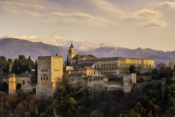 Tour di 8 giorni in Spagna con Barcellona, Madrid, Cordova, Siviglia, Granada e Toledo incluse