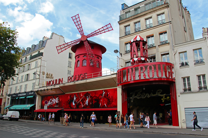 A Parigi il cabaret lo fate voi: a scuola di cancan