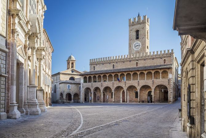 17. Le Marche