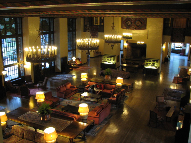 Gli interni rubati: il vero hotel Ahwahnee in California