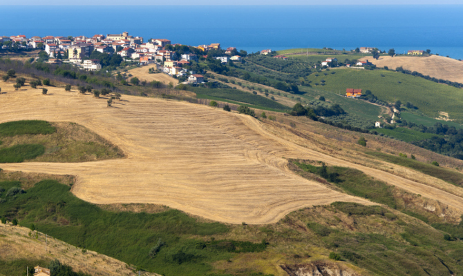 Atri, campagna e mare