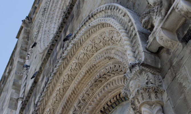 porta cattedrale Atri