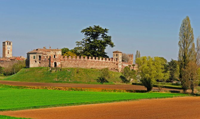 Un Piccolo Paradiso Lombardo Di Nome Castellaro Lagusello