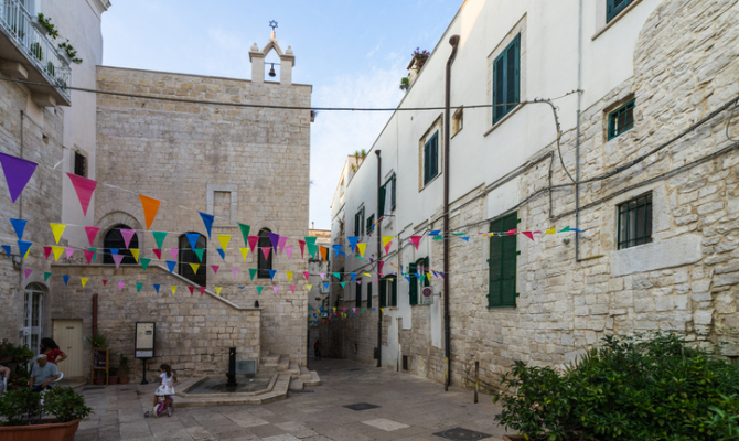 in trani old city there is a jewish ghetto 