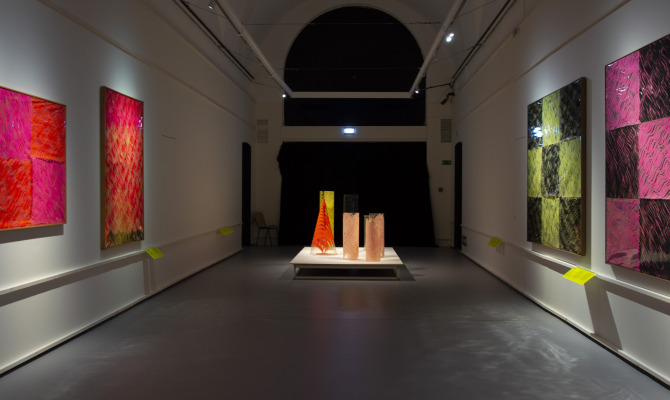 En Milán viajamos por el arte abstracto de Carla Accardi