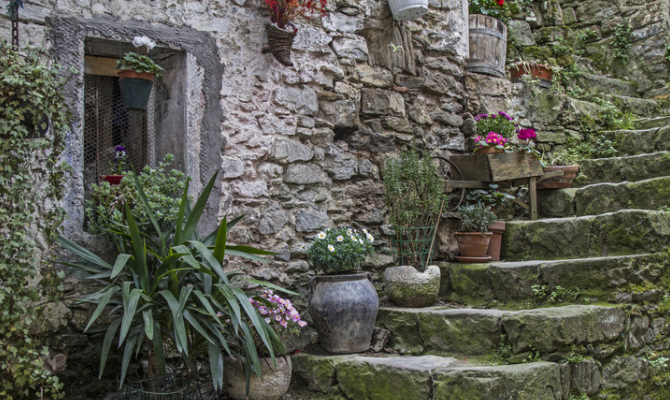 una via di Apricale