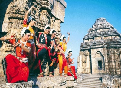 India donne in costumi tipici