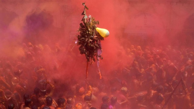 Riti e colori della festa Holi