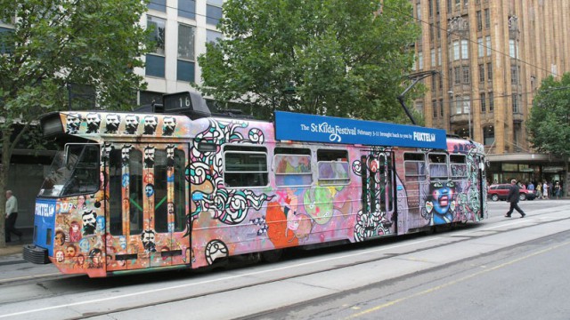 Santa Kilda Festival Tram dipinto