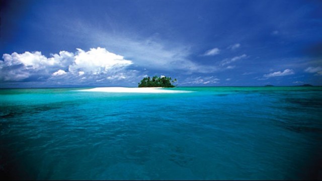 Isola in mezzo al mare