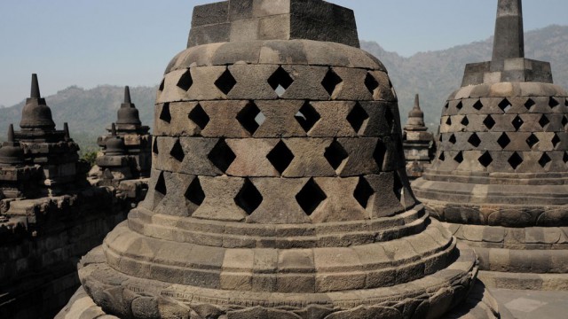 Borobudur tempio tra le palme