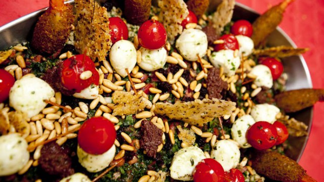 Cous Cous con carne e pinoli