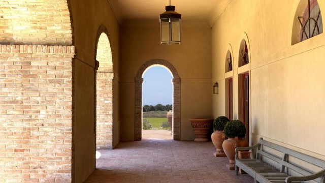 Tenuta Argentiera portico