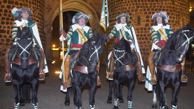 Cavalieri a cavallo