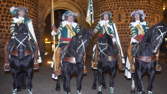 Cavalieri a cavallo