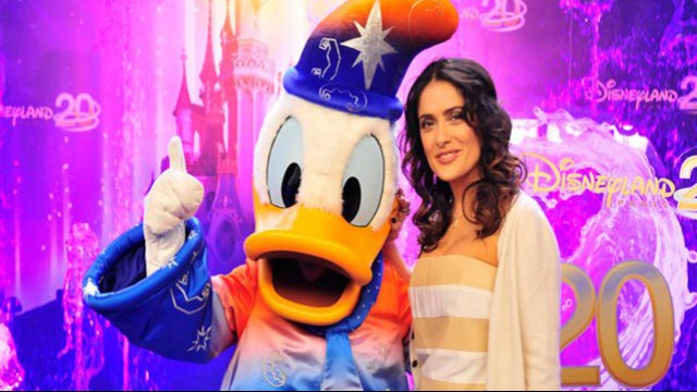 Paperino e Salma Hayek