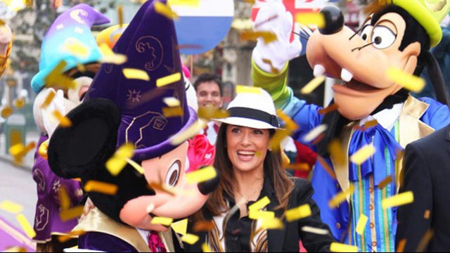 Topolino, Pippo e Salma Hayek