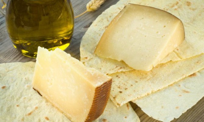 Formaggio Pecorino sardo dop foto