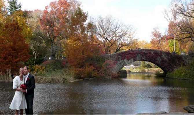 Coppia di sposi a New York Central Park