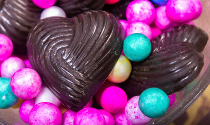 Cioccolato,cioccolata,cioccolatini,dolci,dolciumi, cuore di cioccolata<br>
