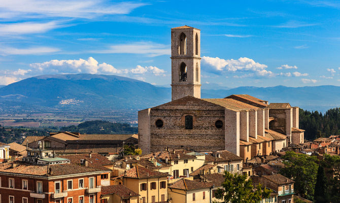 San Domenico nel panorama di Perugia
