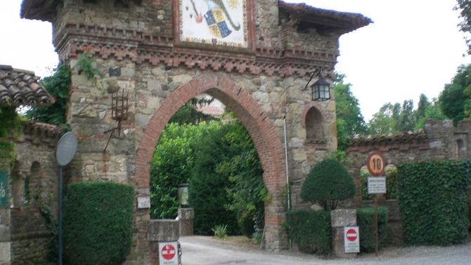 Castello di Grazzano Visconti