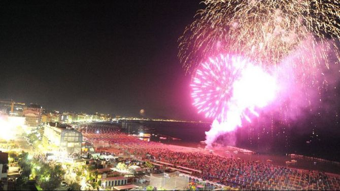spiaggia illuminata