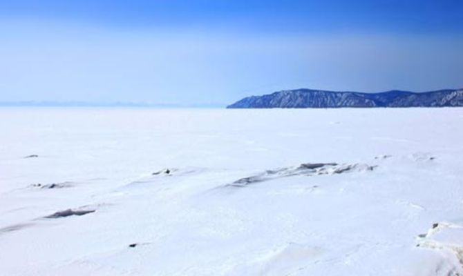 Siberia, Lago Baikal ghiacciato
