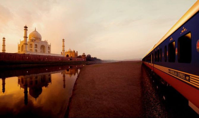 Treno MaharajasÂ’ Express e Taj Mahal