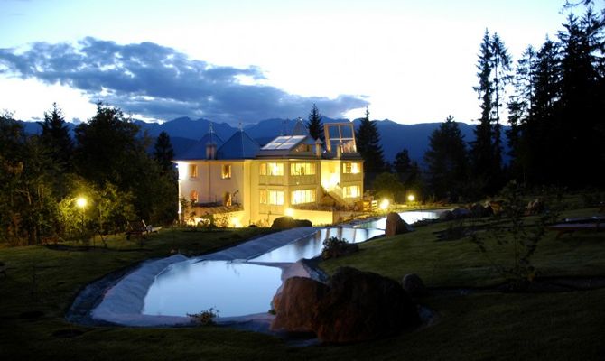 Trentino Charme Villa Orso Grigio, esterno notturno