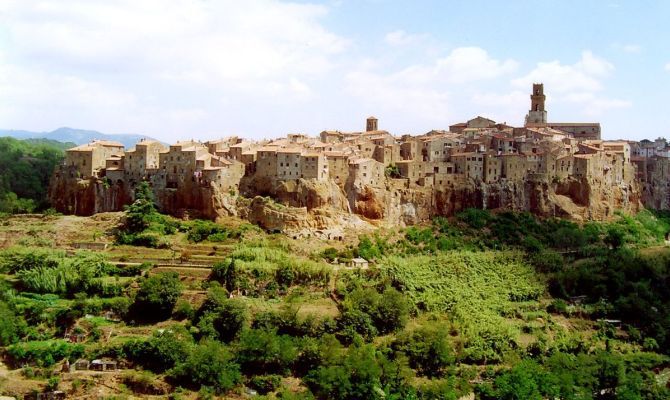 pitigliano toscana rupe tufo natura romantico