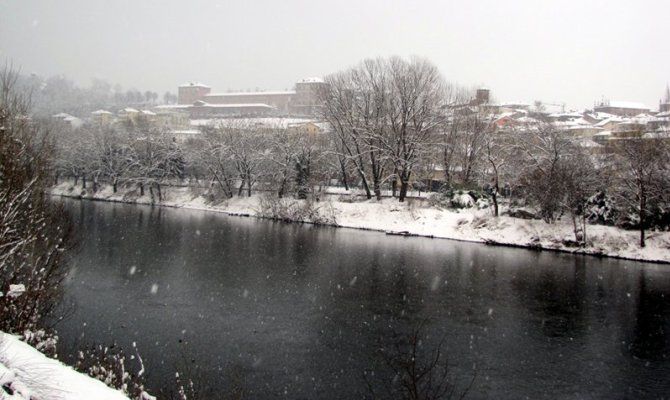 po fiume moncalieri neve inverno castello reale piemonte