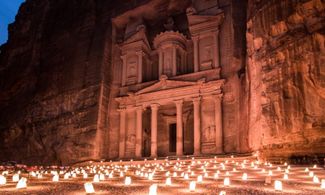 Petra, scoperta una piscina e un giardino monumentale