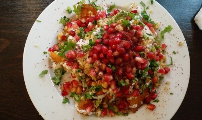 Insalata con semi di melograno cucina indiana