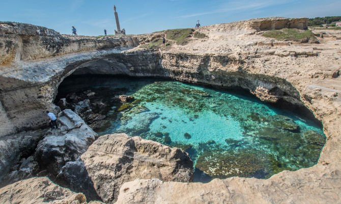 grotta della poesia salento piscina naturale