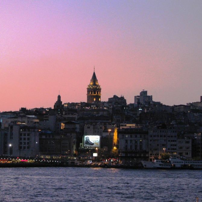 Istanbul tramonto a Galata