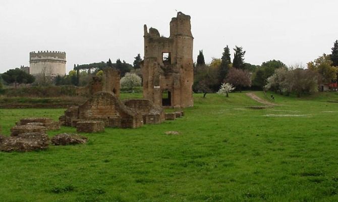 Resti di Villa  Massenzio, Parco dell'Appia Antica