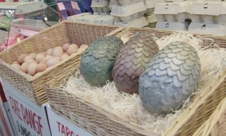 Belfast, uova di drago  in vendita al St George’s Market 