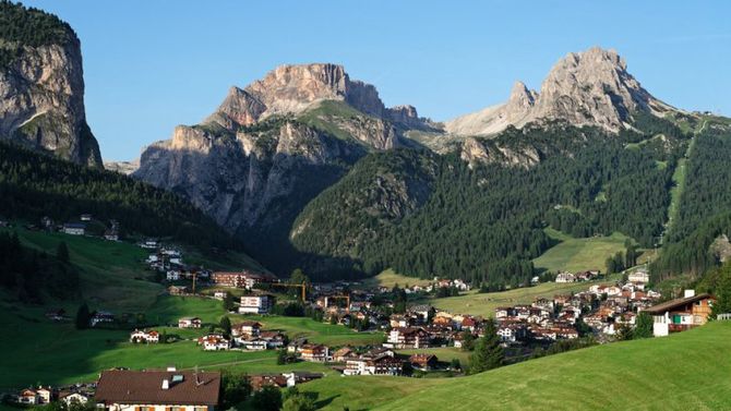 bambole di legno Val Gardena foto
