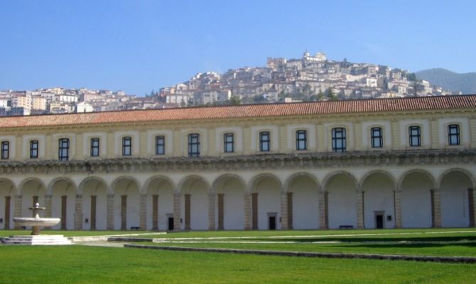 Certosa di Padula e panorama<br>